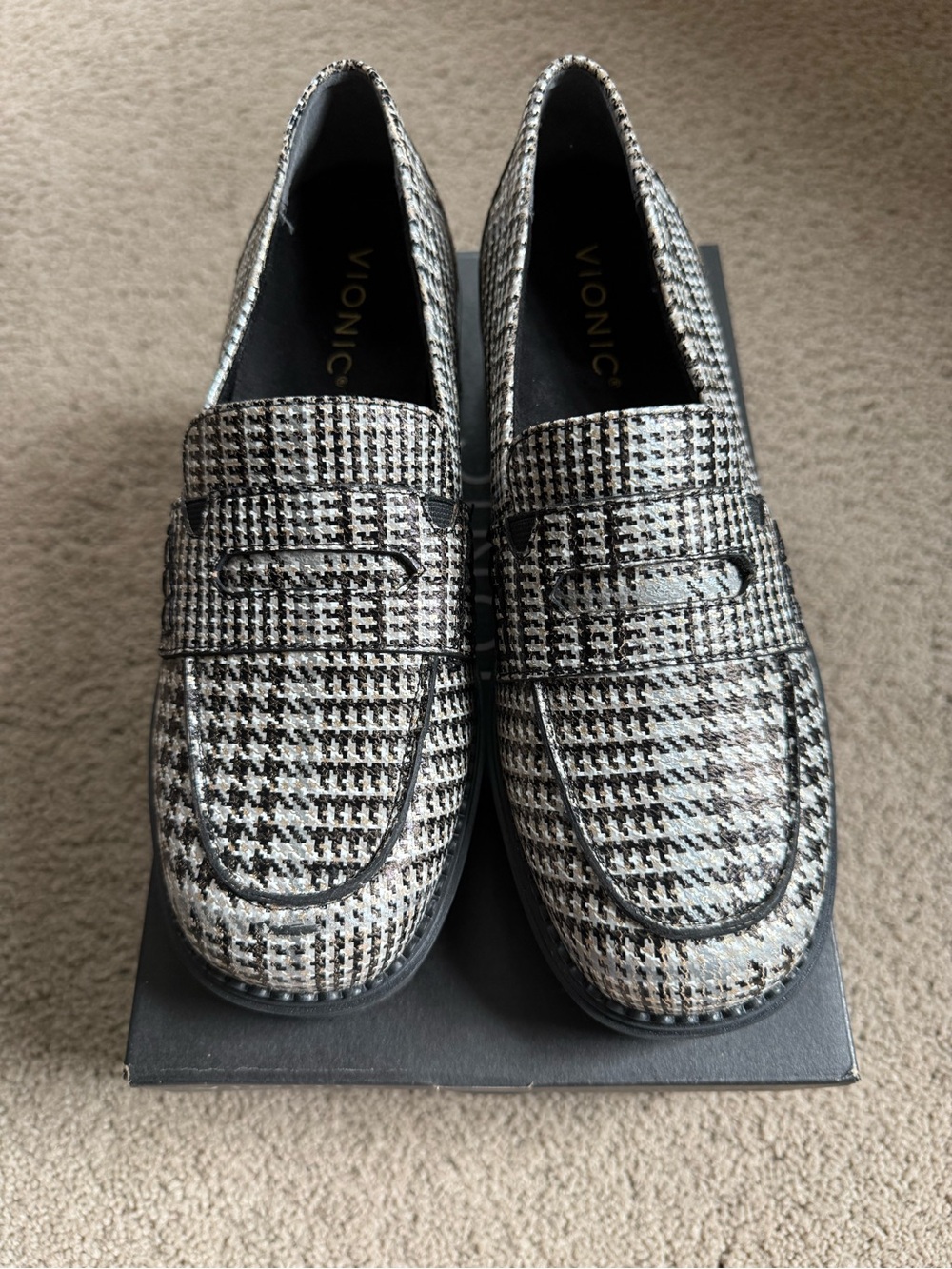 Vionic Women's Black and White Houndstooth Loafers